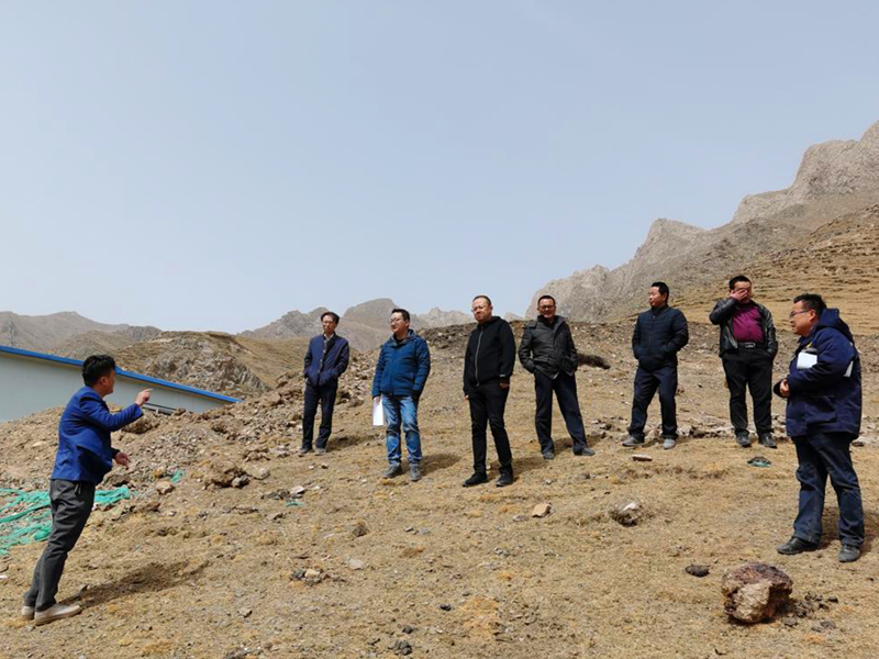 青海省自然資源部門(mén)對(duì)興海銅鑫瑪溫根礦區(qū)綠色勘查生態(tài)環(huán)境保護(hù)治理實(shí)地驗(yàn)收